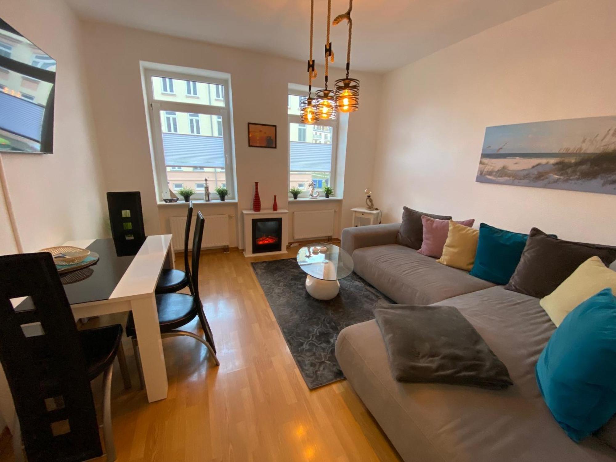 Zur Schleuse - Ferienwohnung Bis 6 Personen Mit Gem Garten Rostock Luaran gambar