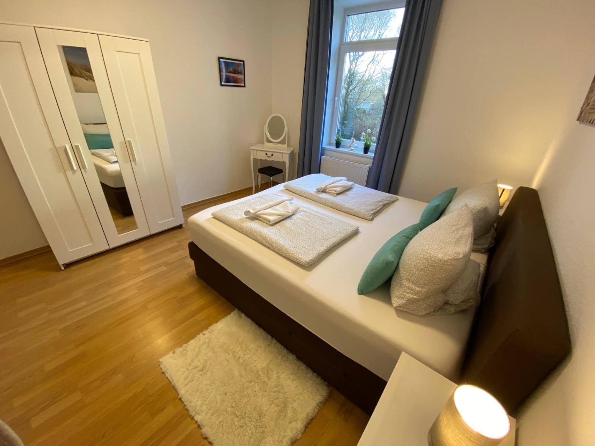 Zur Schleuse - Ferienwohnung Bis 6 Personen Mit Gem Garten Rostock Luaran gambar