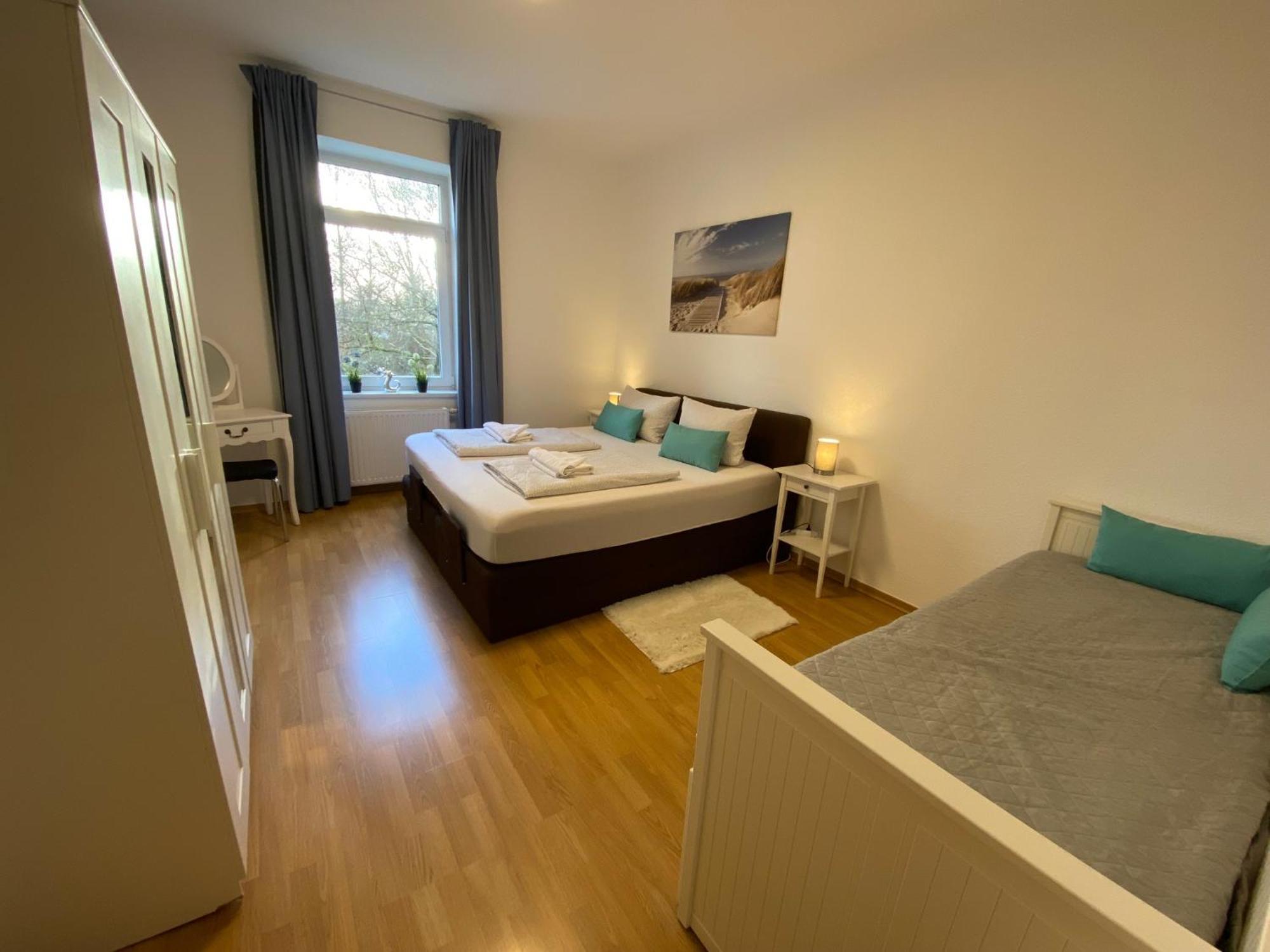 Zur Schleuse - Ferienwohnung Bis 6 Personen Mit Gem Garten Rostock Luaran gambar