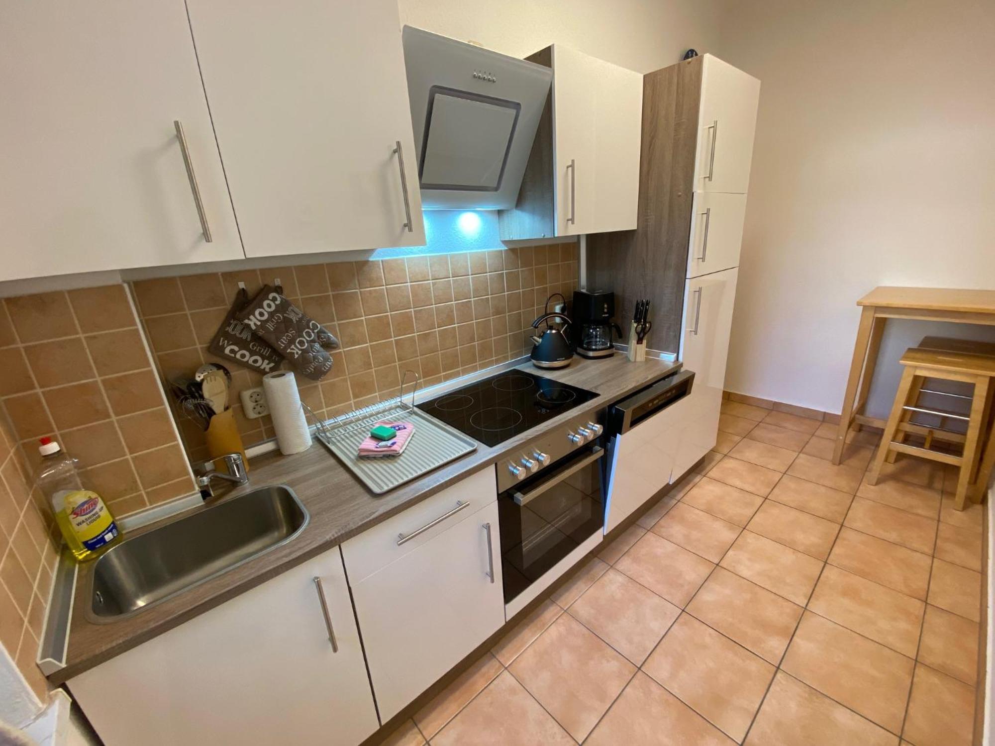 Zur Schleuse - Ferienwohnung Bis 6 Personen Mit Gem Garten Rostock Luaran gambar