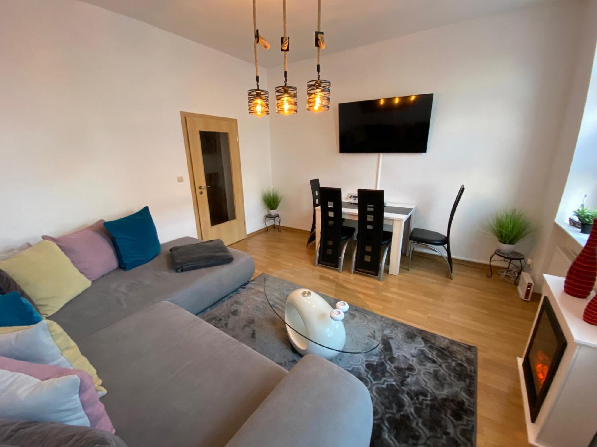 Zur Schleuse - Ferienwohnung Bis 6 Personen Mit Gem Garten Rostock Luaran gambar