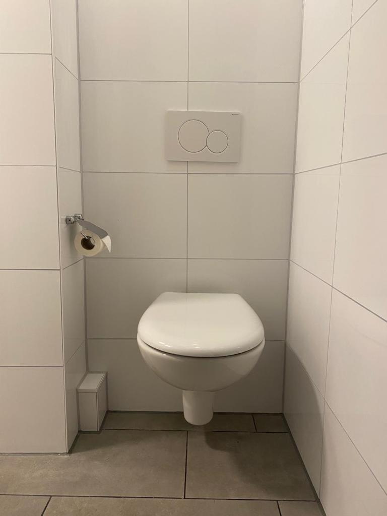 Zur Schleuse - Ferienwohnung Bis 6 Personen Mit Gem Garten Rostock Luaran gambar