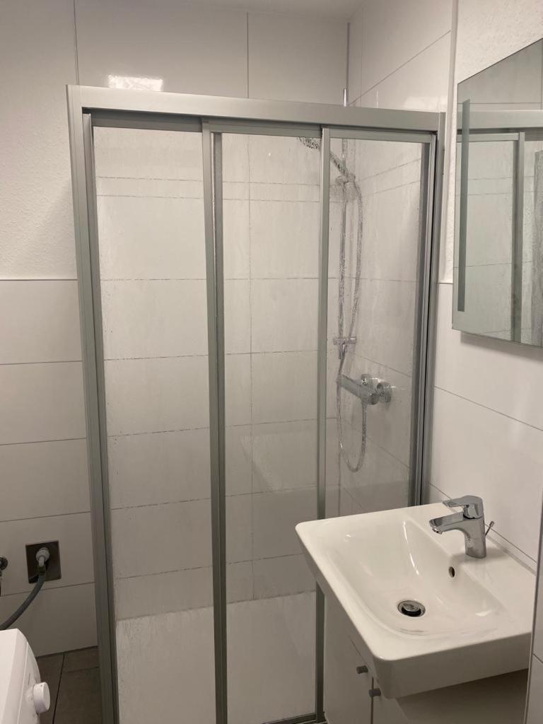 Zur Schleuse - Ferienwohnung Bis 6 Personen Mit Gem Garten Rostock Luaran gambar