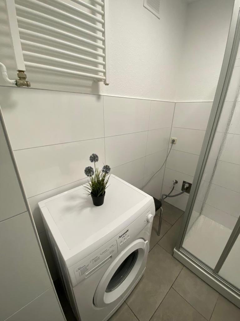 Zur Schleuse - Ferienwohnung Bis 6 Personen Mit Gem Garten Rostock Luaran gambar