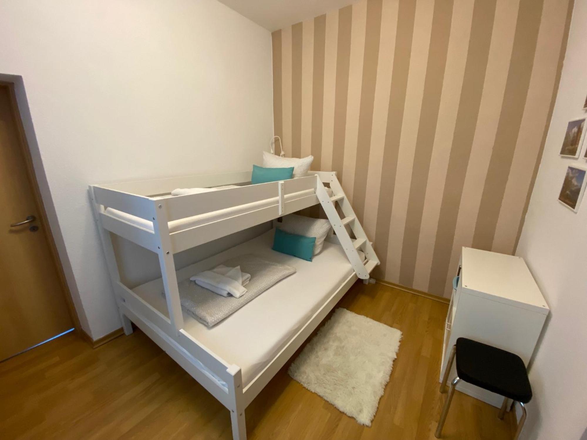Zur Schleuse - Ferienwohnung Bis 6 Personen Mit Gem Garten Rostock Luaran gambar